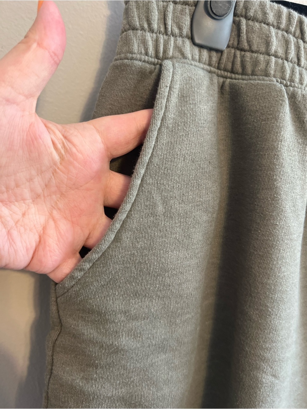 American Eagle Outfitters - Lot of 2 Sweat Shorts - Olive & Grey | Women’s XXL - Picture 4 of 9